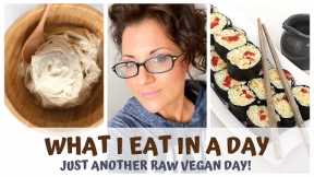WHAT I EAT IN A DAY • RAW VEGAN