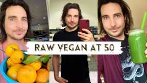 How A RAW FOOD DIET Completely Changed His Life (& can change yours too)